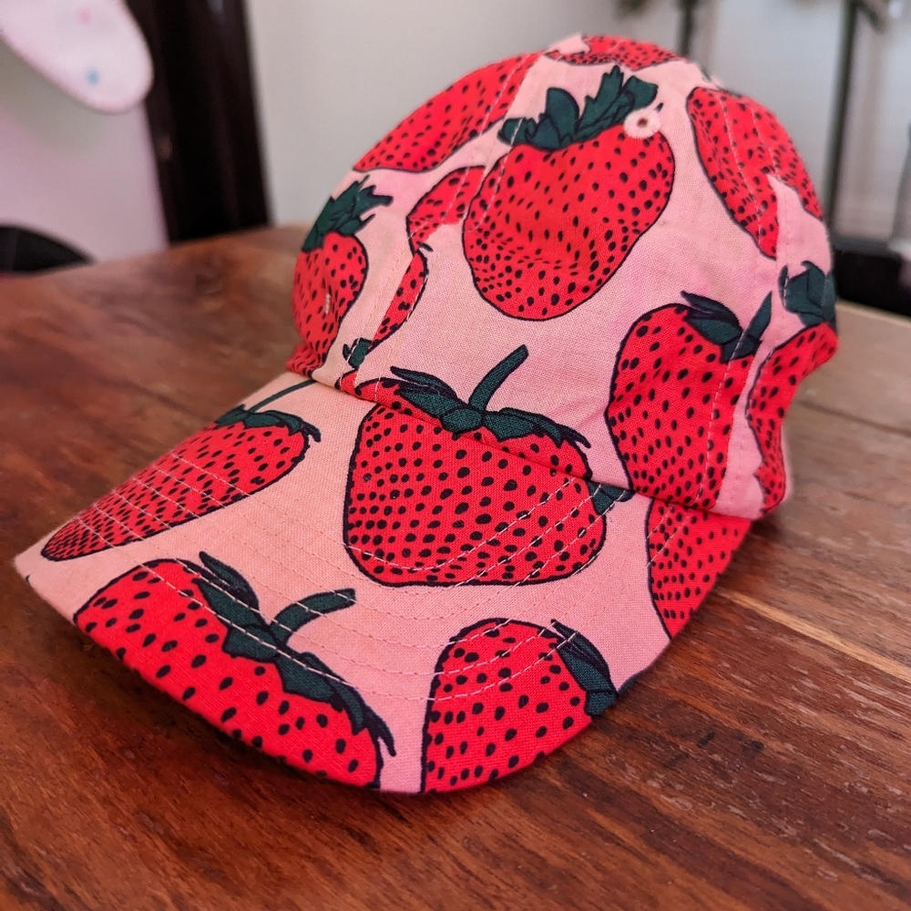 Baggu Strawberry Hat